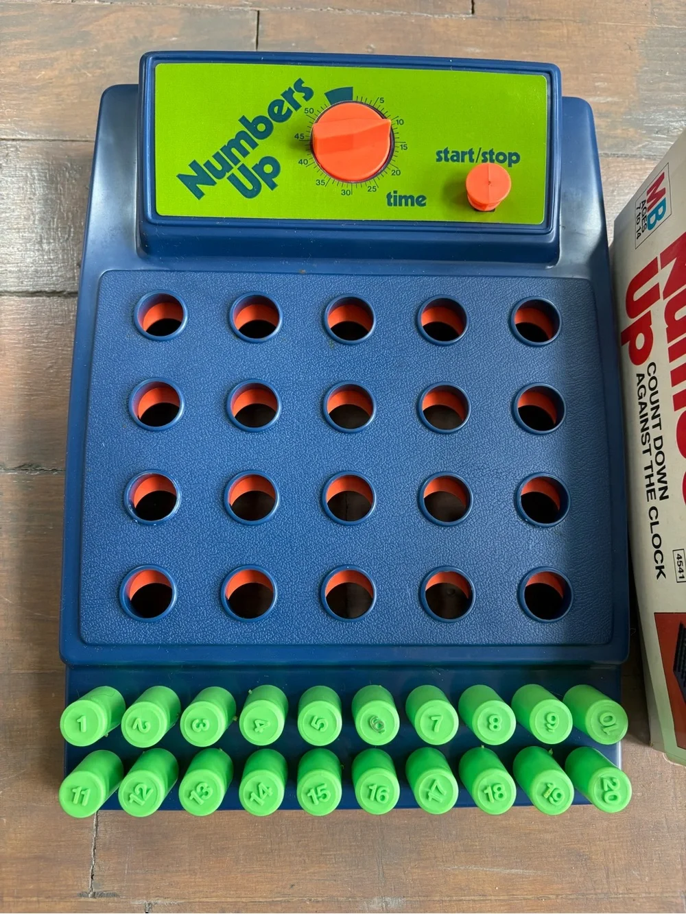 Numbers Up Electronic Counting Game - Blue & Green 1975 complete